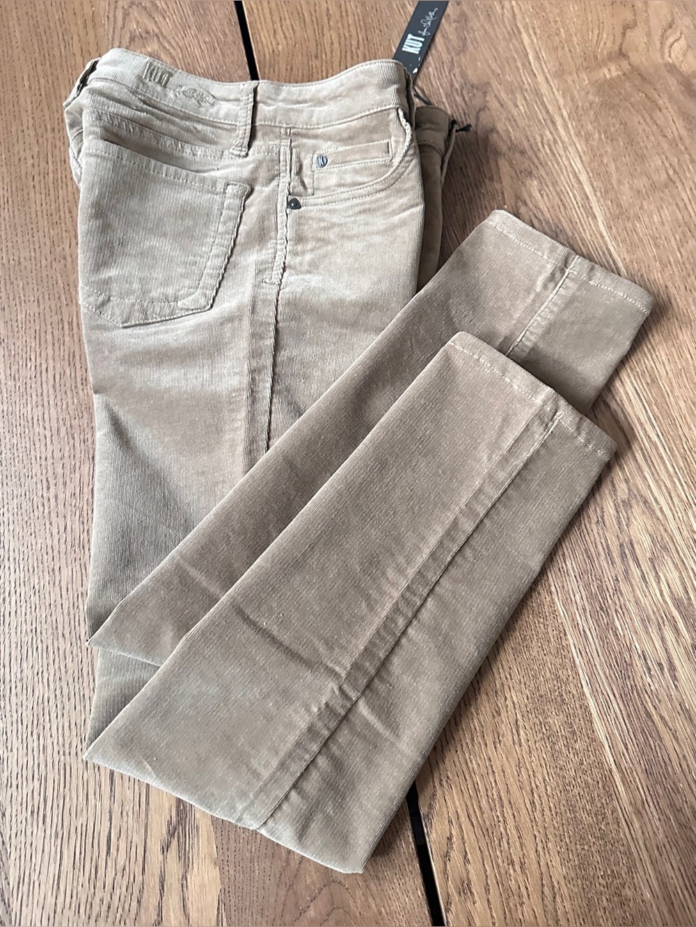 NWT. Diana Stretch Corduroy brown Skinny Pants Size 4